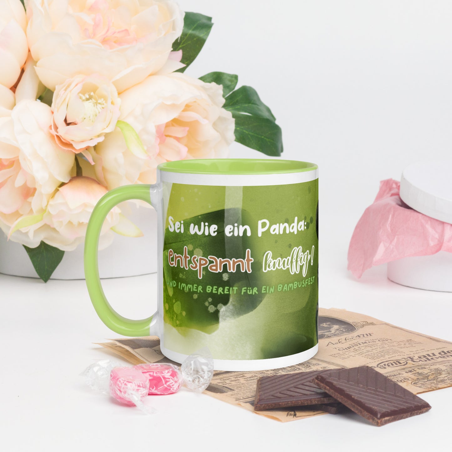 Tasse mit farbiger Innenseite